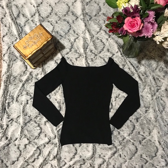 Black off the shoulders fitted top - Picture 1 of 1